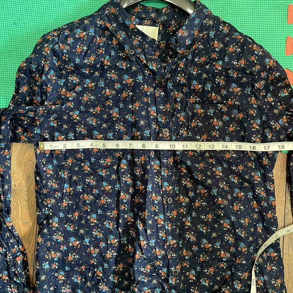Forever21 button blouse - Picture 6 of 7